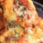 Spinach Mozzarella Pizza Rolls - a vegetarian take on this fun and simple pizza snack. Great for appetizers, dinners, and game time snacks!