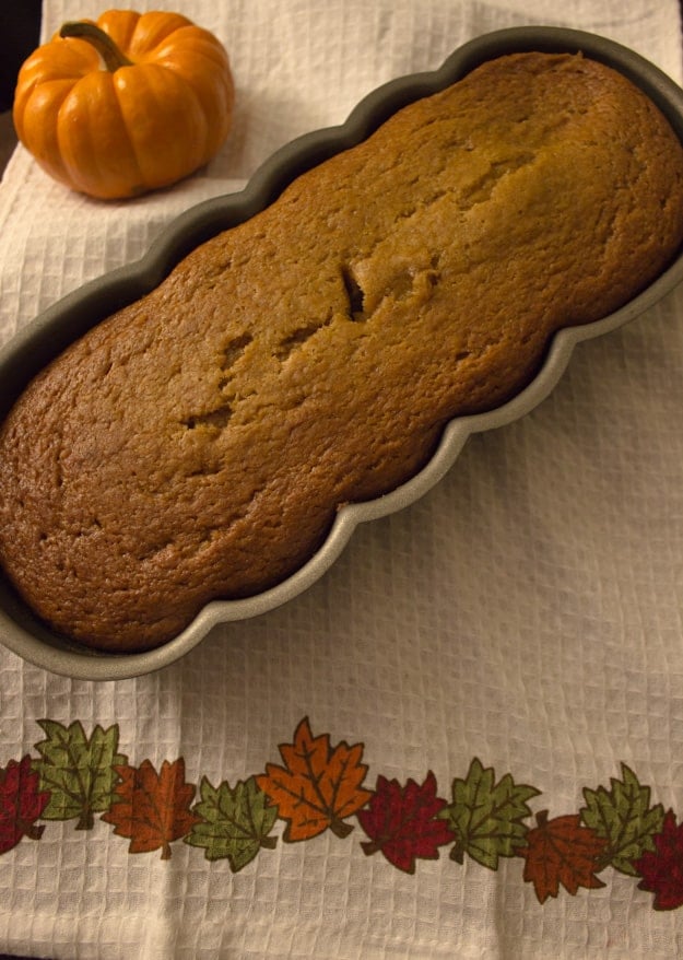 Applesauce pumpkin bread