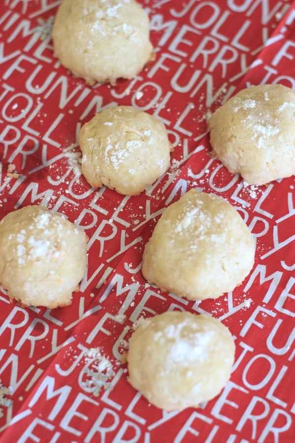 Coconut snowball cookies are the perfect festive treat for the holidays, Christmas parties and gifts. Only 4 ingredients needed!