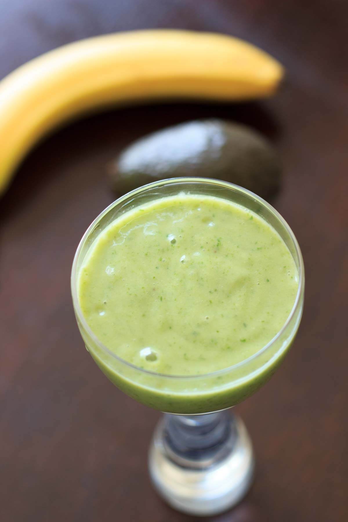 Glutenfree + Vegan Avocado Banana Smoothie Only 4 ingredients!
