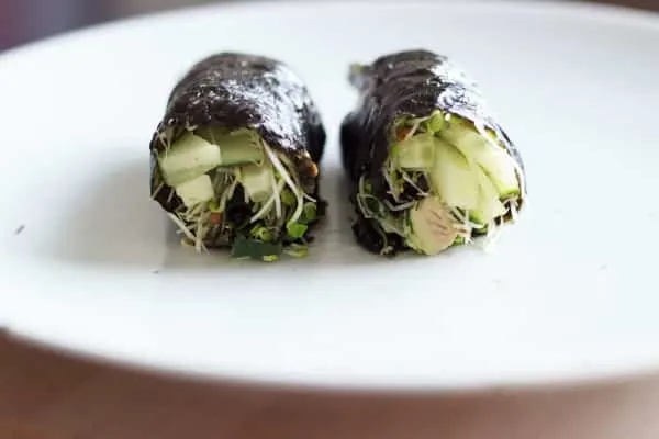 Vegan friendly "sushi" nori roll with only raw vegetables. Fun to make and to eat!