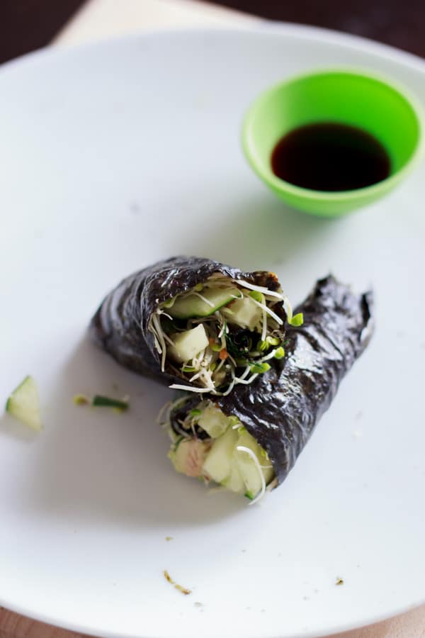 Vegan friendly "sushi" nori roll with only raw vegetables. Fun to make and to eat!