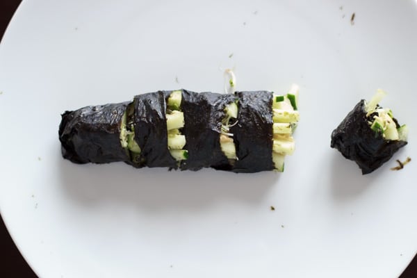 Vegan friendly "sushi" nori roll with only raw vegetables. Fun to make and to eat!