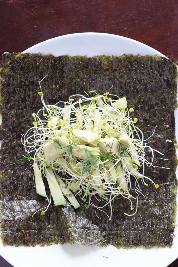 Vegan friendly "sushi" nori roll with only raw vegetables. Fun to make and to eat!