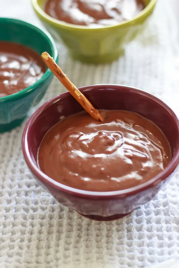 Nutella in pudding = deliciousness. Super yummy way to enjoy Nutella in refrigerated form!