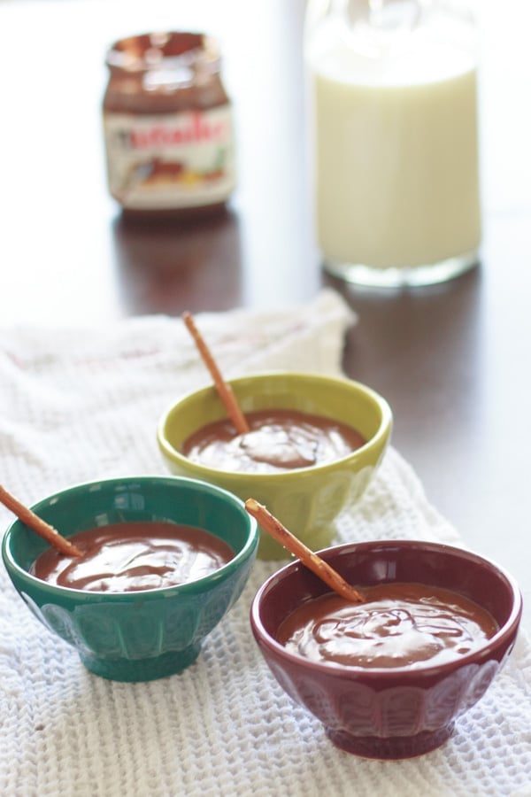 3 dessert bowls with nutella pudding