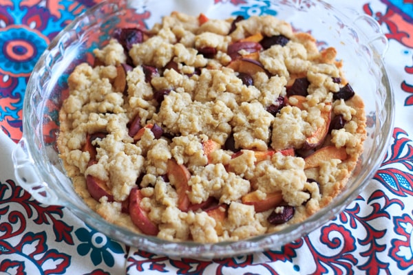 Cherry peach crumb bars - perfectly balanced with just the right amount of fruit and just the right amount of crust! | trialandeater.com