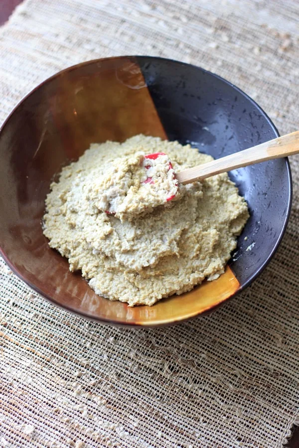 Change out your normal chickpea hummus and make it out of sunflower seeds instead! Curry + cayenne spices give it an extra kick of flavor. | @trialandeater