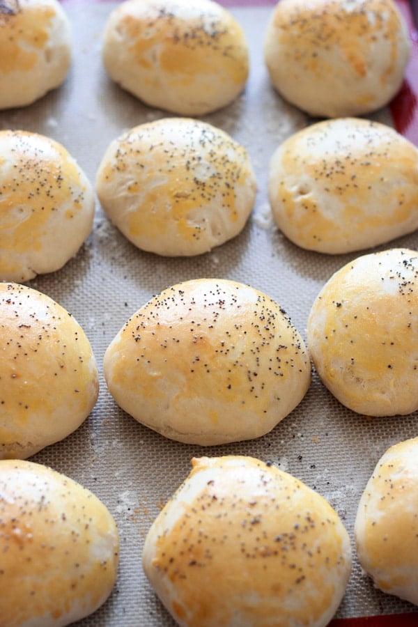 Delicious homemade burger buns mixed, raised and ready in under an hour! 