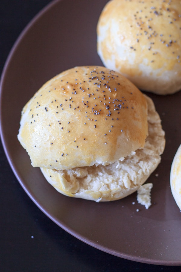 Delicious homemade burger buns mixed, raised and ready in under an hour! 