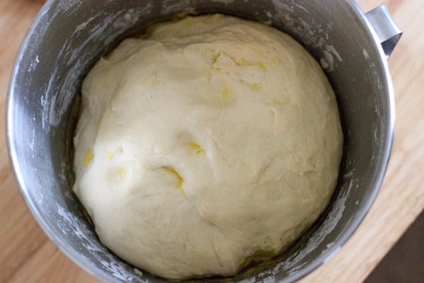 Good old fashioned Italian Bread. Very easy dough consistency and a great (vegan) addition to any meal!