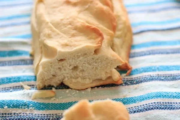 Good old fashioned Italian Bread. Very easy dough consistency and a great (vegan) addition to any meal!