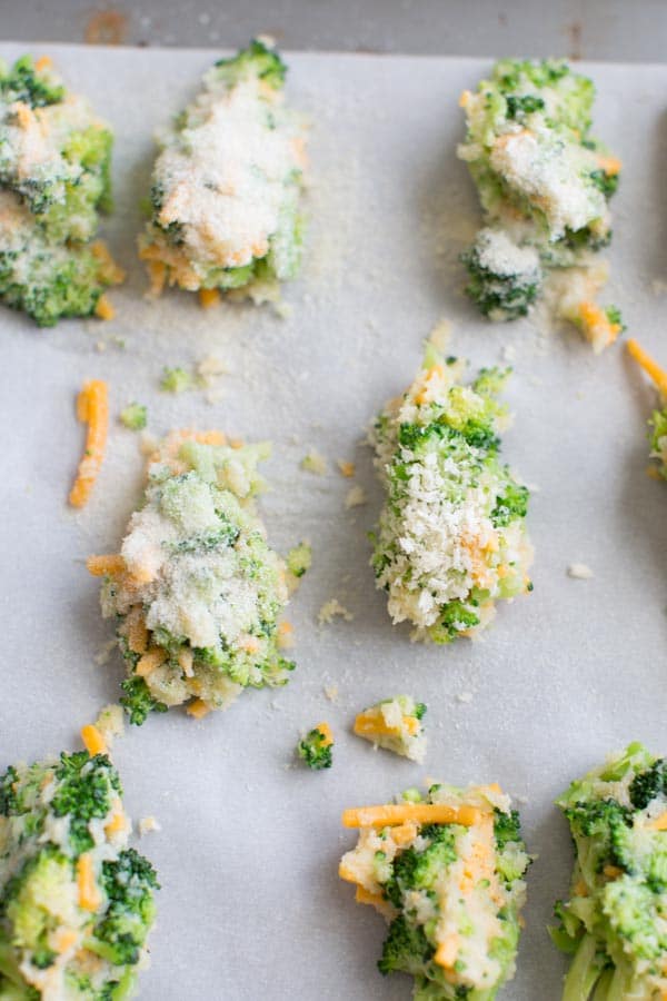 Broccoli Cheddar Bites - perfect snack or finger food for a delicious serving of veggies. Kids and adults will love them!