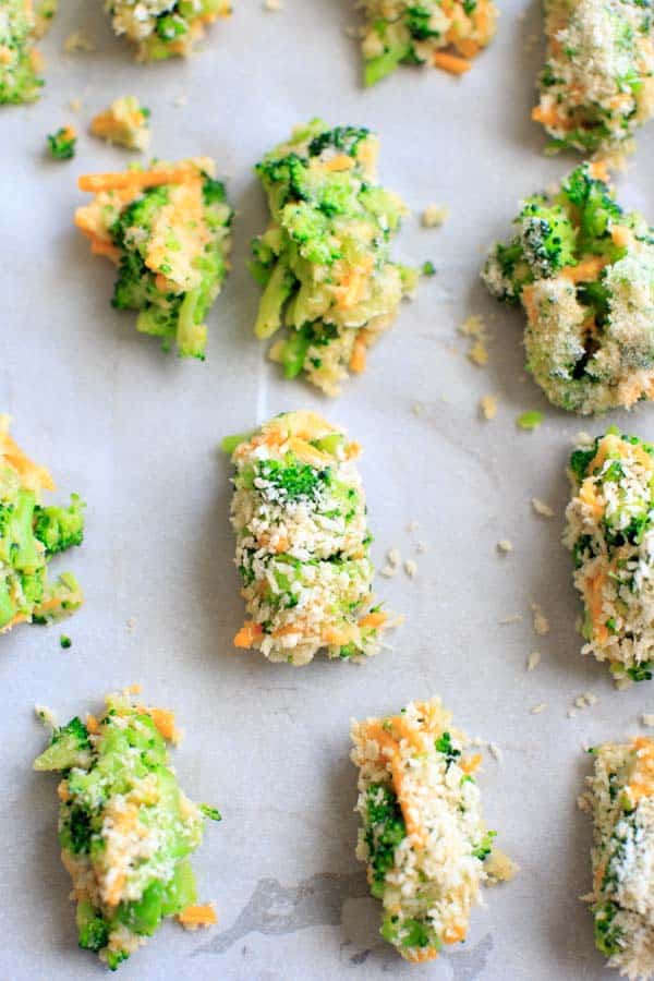 Broccoli Cheddar Bites - perfect snack or finger food for a delicious serving of veggies. Both kids and adults will love them!