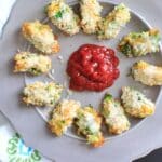 Broccoli Cheddar Bites - perfect snack or finger food for a delicious serving of veggies. Both kids and adults will love them!