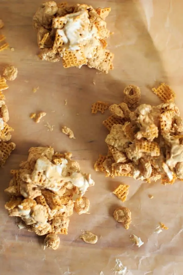 Fluffernutter Cereal Snack Bars - make these delicious treats with gluten-free Cheerios and Chex - peanut butter, marshmallow cream and optional chocolate!