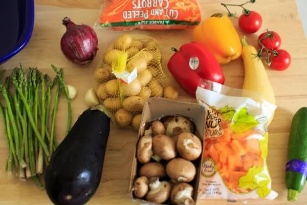 Roasted Vegetables with Rosemary - Colorful and flavorful side dish that will help anyone get their daily dose of veggies.