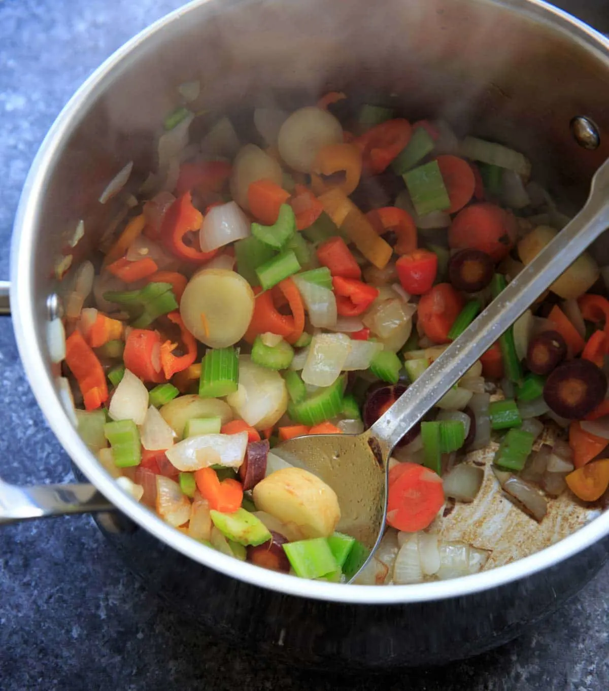 non-starchy veggies in pot - detox cabbage soup