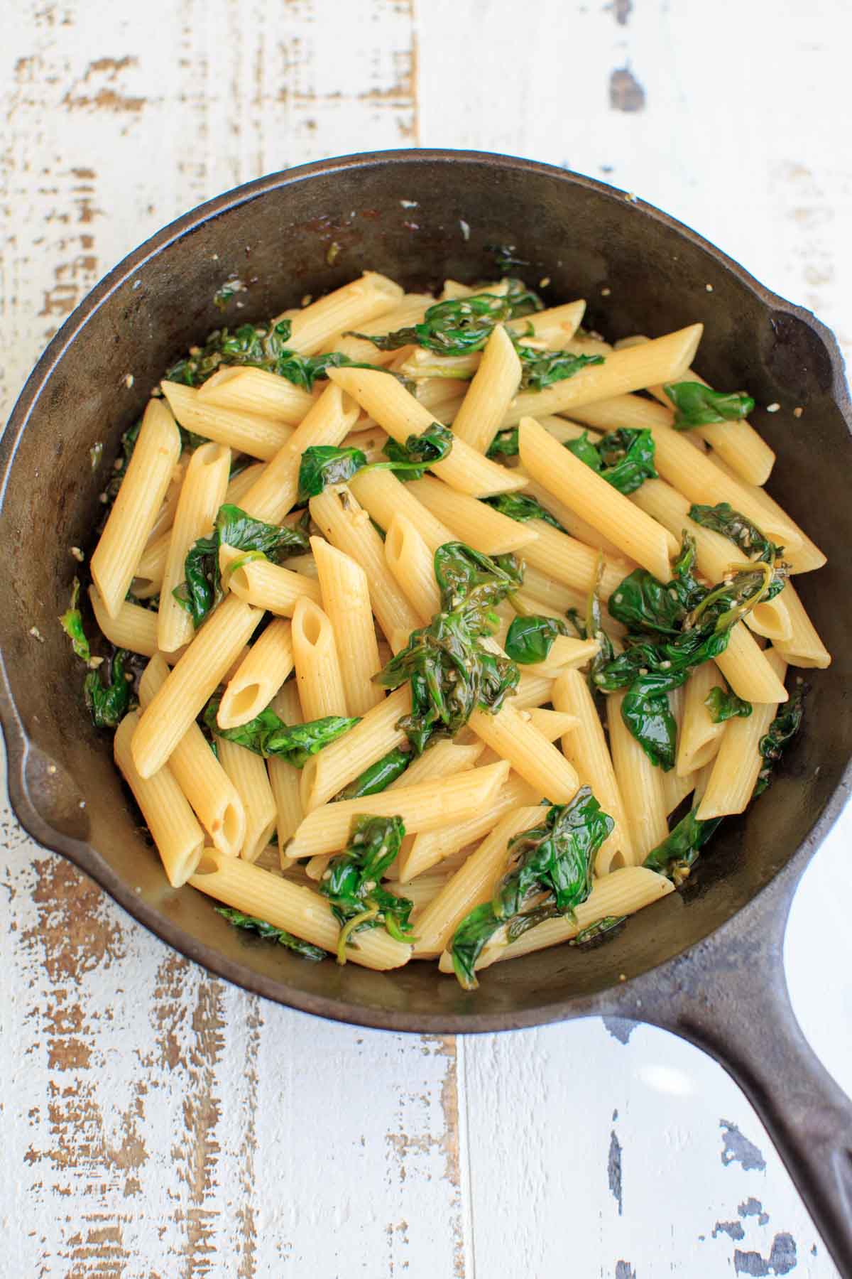 Lemon Spinach Pasta in a cast iron pan