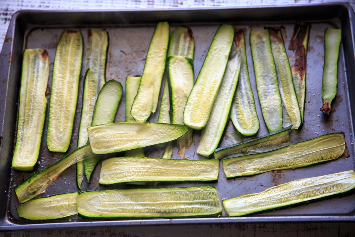 Roasting zucchini slices