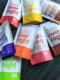 A picture of 8 flavors of oats overnight packets