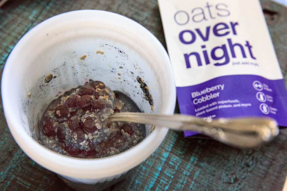 Making the Oats Overnight Blueberry Cobbler plant-based flavor in the thermos