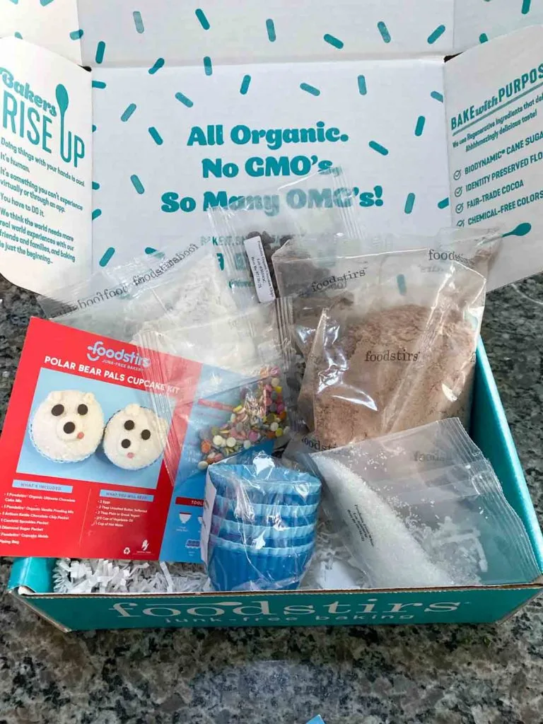 foodstirs polar bear cupcake kit contents