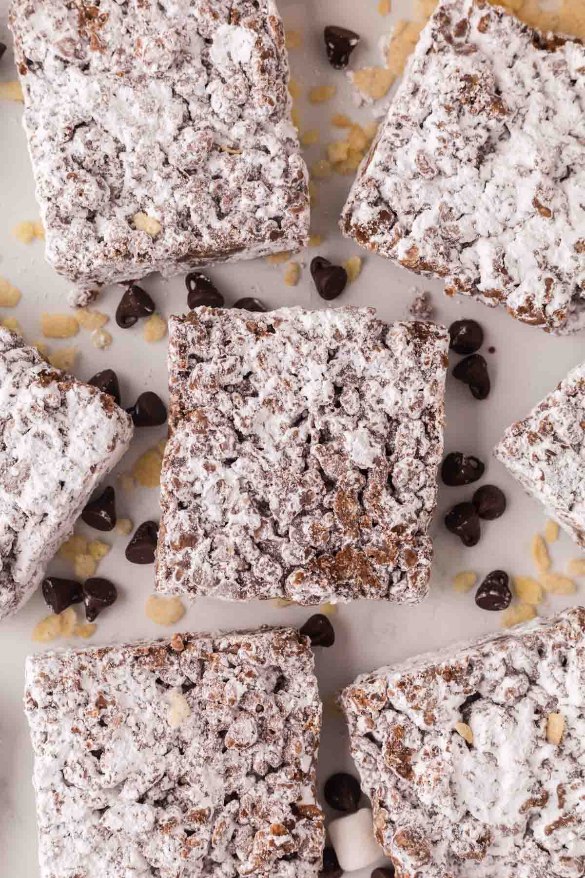 close up of muddy buddy rice crispy treat bars.